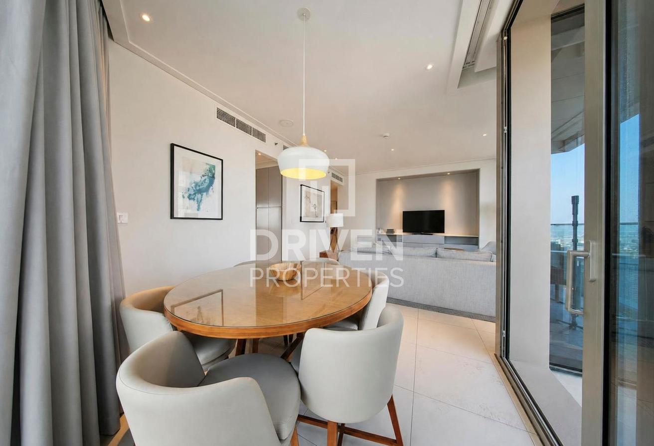 Well Priced | Burj Khalifa View | Study Room photo 6