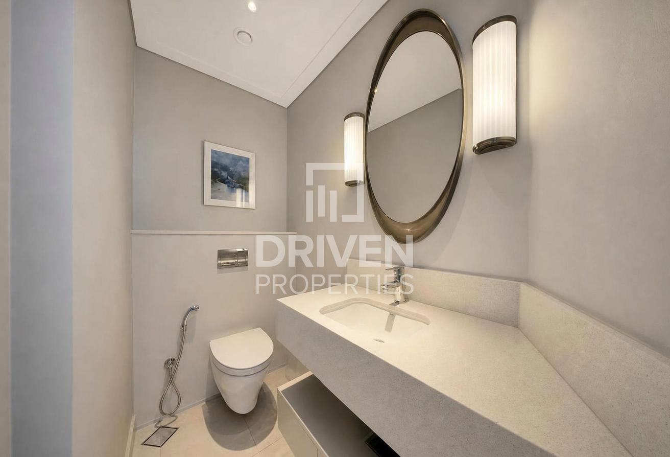 Well Priced | Burj Khalifa View | Study Room photo 16
