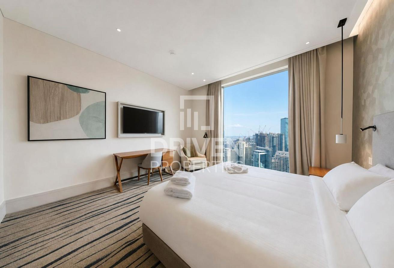 Well Priced | Burj Khalifa View | Study Room photo 9