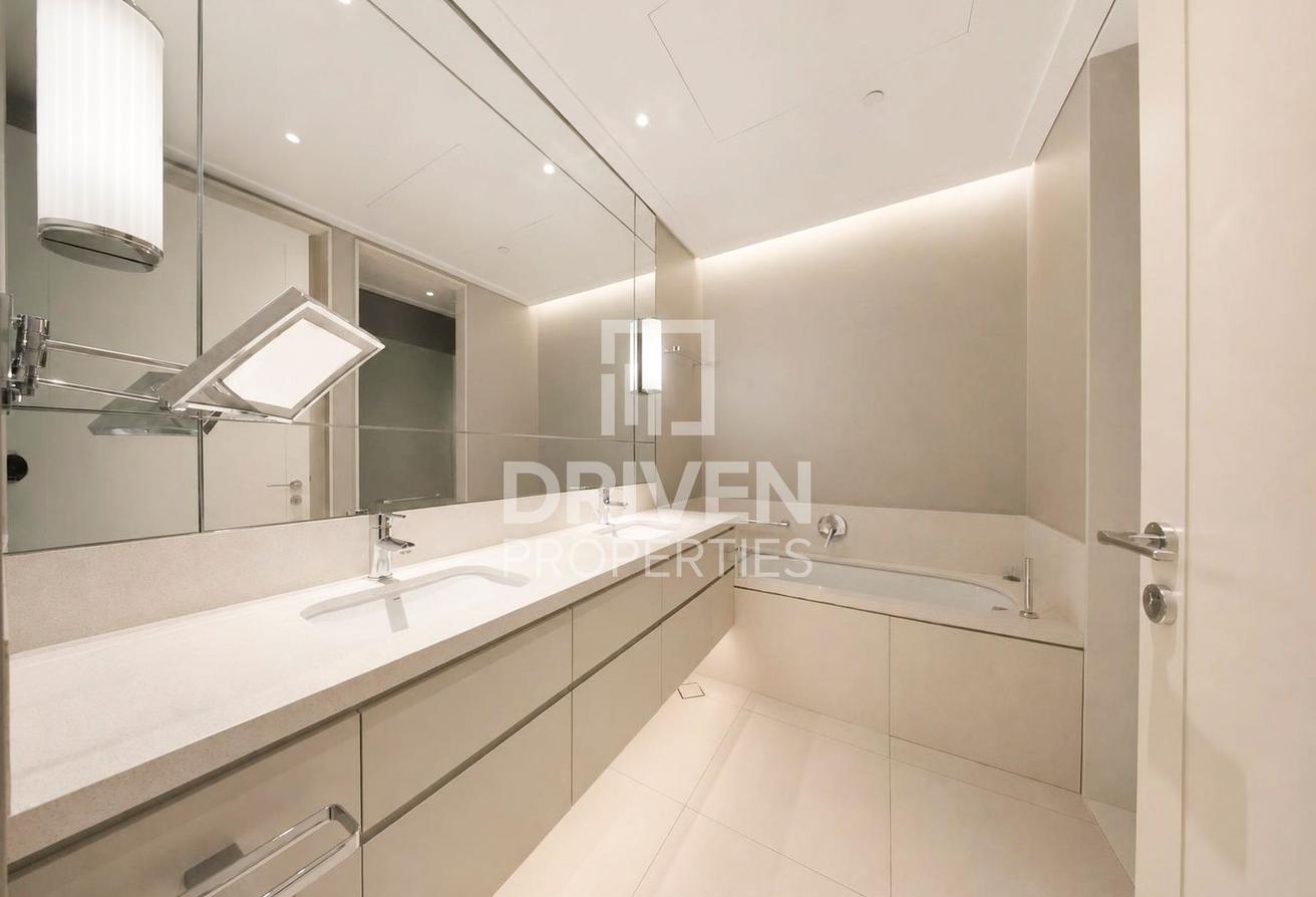 Well Priced | Burj Khalifa View | Study Room photo 14