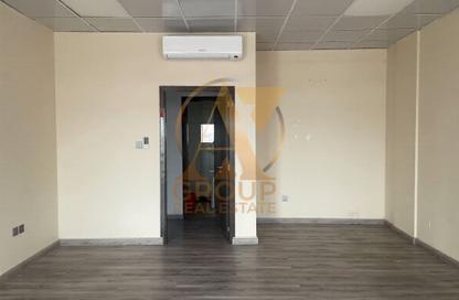 متجر - استوديو للايجار في زد04 - طراز إنجليزي - المدينة العالمية - دبي