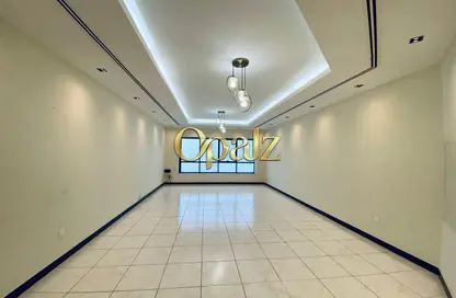 Apartment - 3 Bedrooms - 4 Bathrooms for rent in Warba Center - Al Muraqqabat - Deira - Dubai Apartment - 3 Bedrooms - 4 Bathrooms for rent in Warba Center - Al Muraqqabat - Deira - Dubai