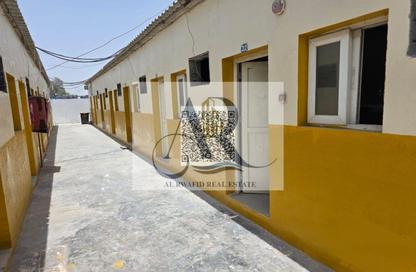 Labor Camp - Studio - 7+ Bathrooms for rent in Ali Mousa Building - Al Sajaa Industrial - Al Sajaa - Sharjah