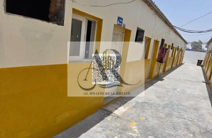 Labor Camp - Studio - 7+ Bathrooms for rent in Ali Mousa Building - Al Sajaa Industrial - Al Sajaa - Sharjah