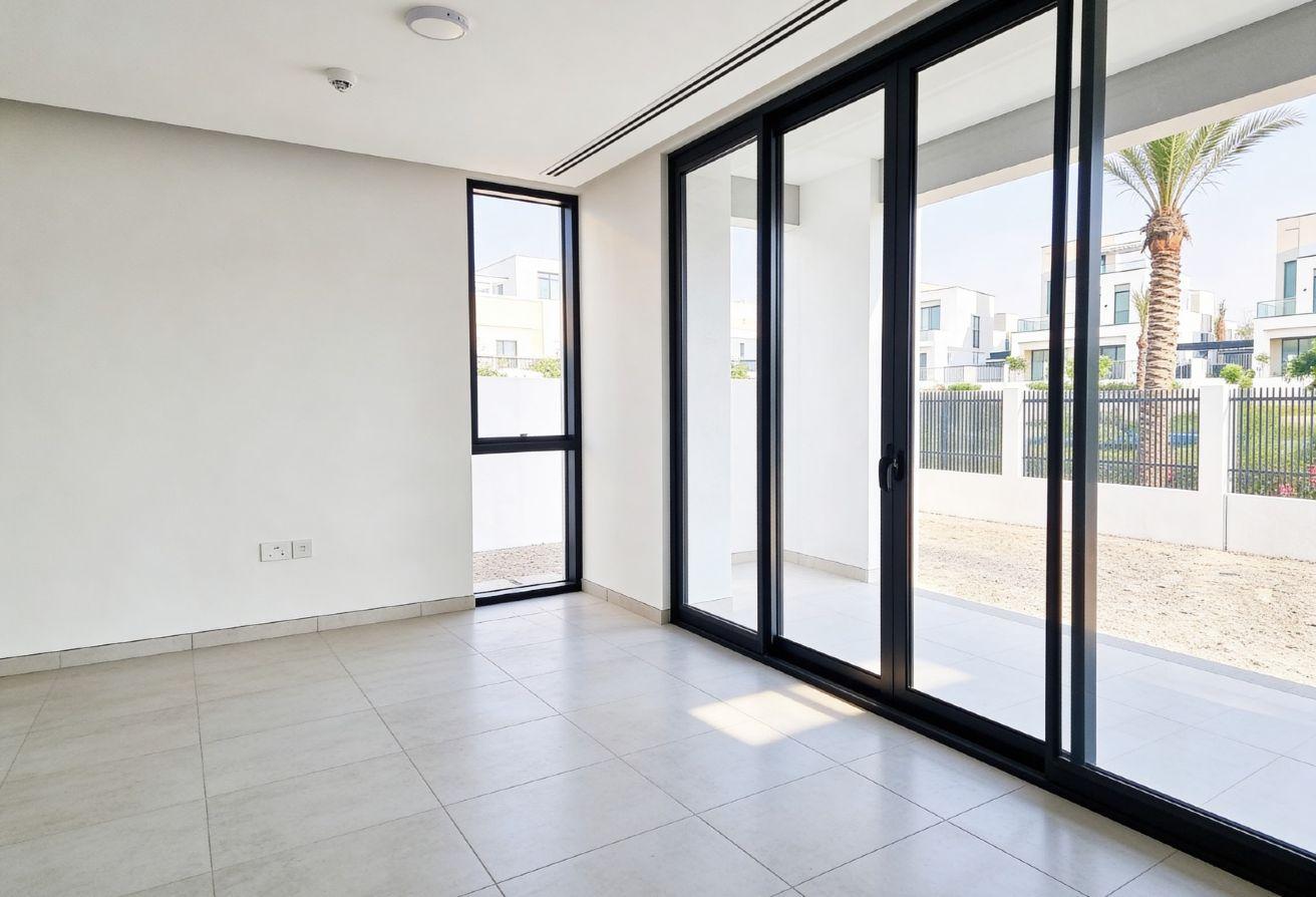 Central Park Facing | Brand New Villa | Single Row photo 16