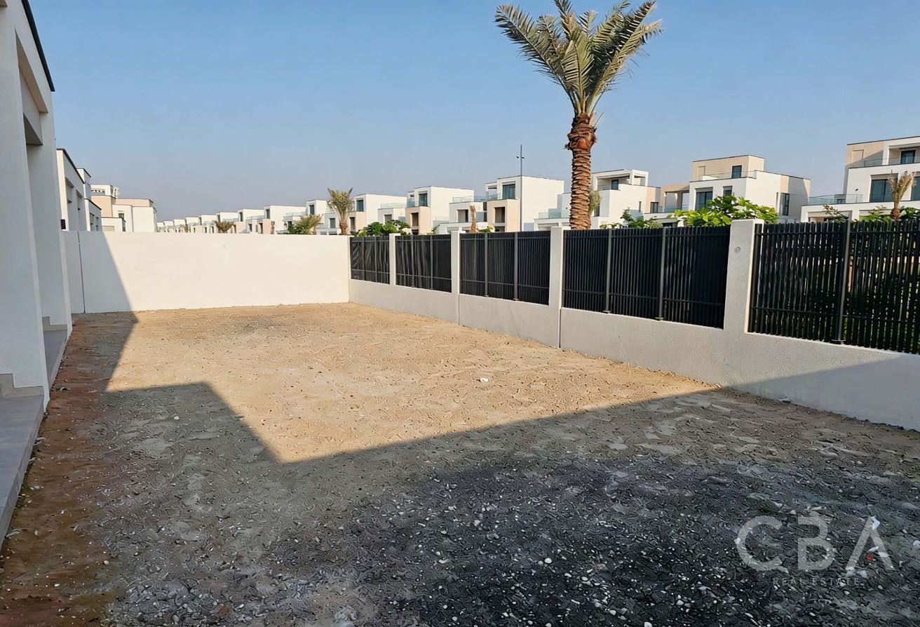 Central Park Facing | Brand New Villa | Single Row photo 14