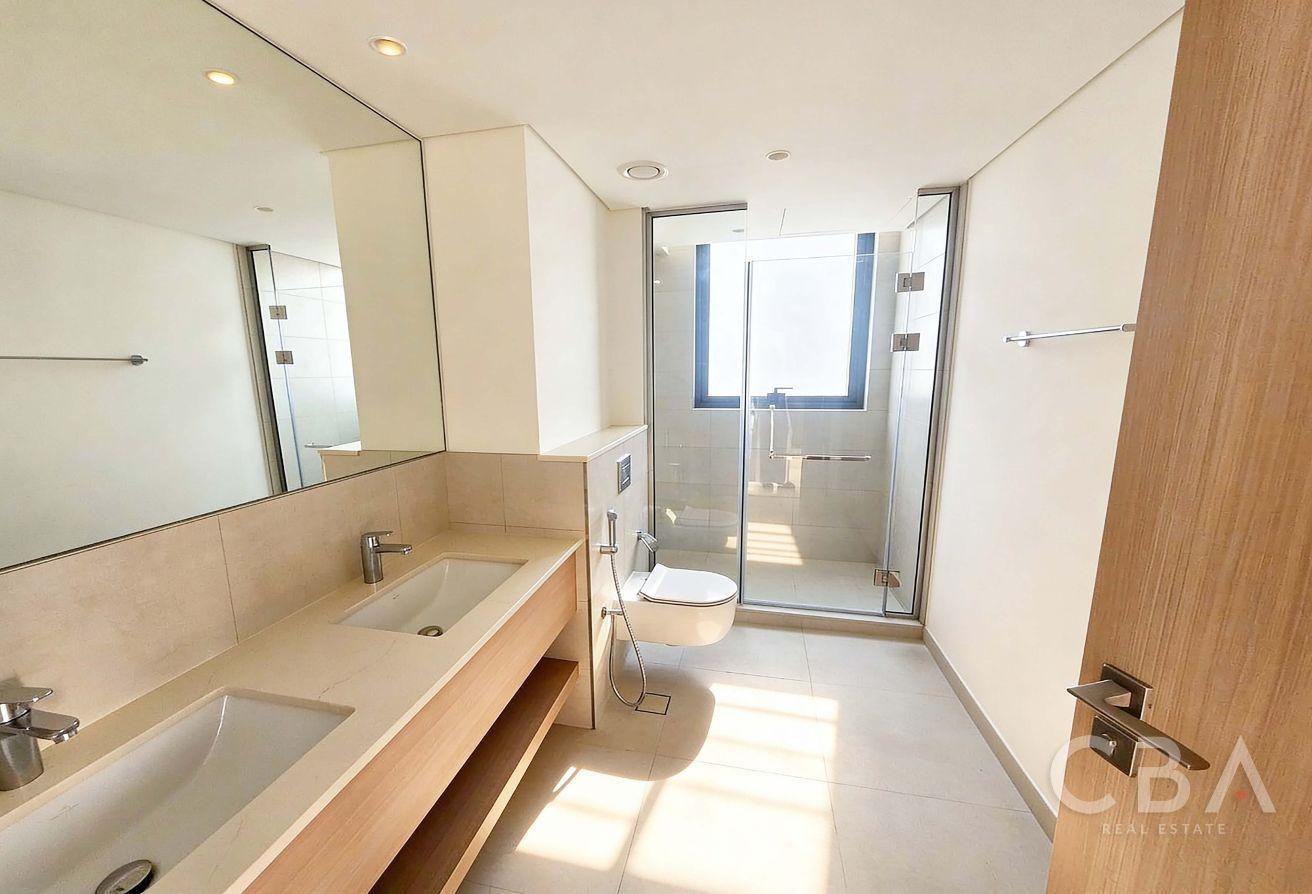 Central Park Facing | Brand New Villa | Single Row photo 10