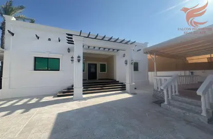 Villa - 4 Bedrooms - 5 Bathrooms for rent in Khuzam - Ras Al Khaimah