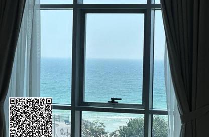 شقة - غرفة نوم - 2 حمامات للايجار في مساكن كورنيش عجمان - طريق كورنيش عجمان - عجمان