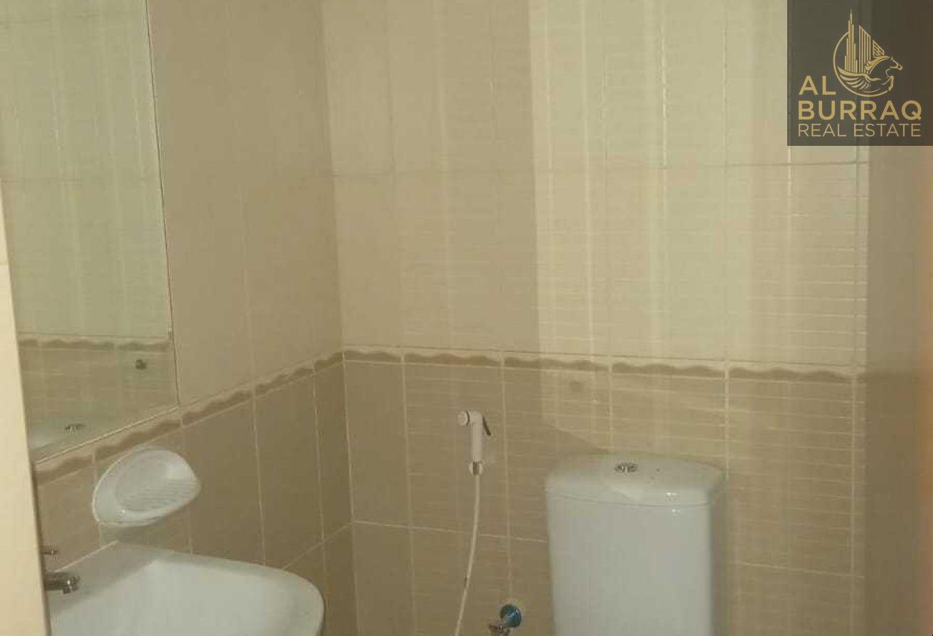 Spacious Corner Villa | Private & Prime Location photo 7