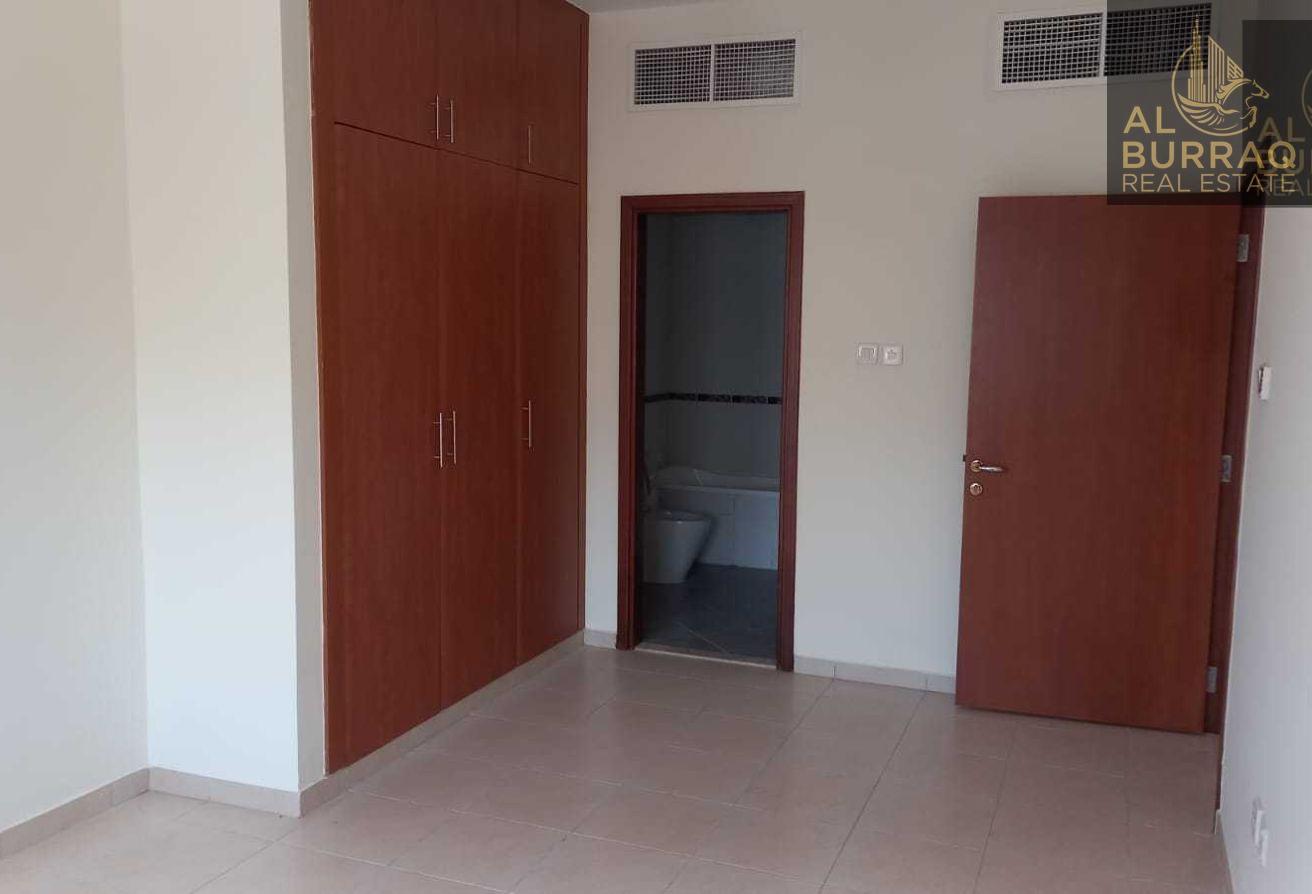Spacious Corner Villa | Private & Prime Location photo 14