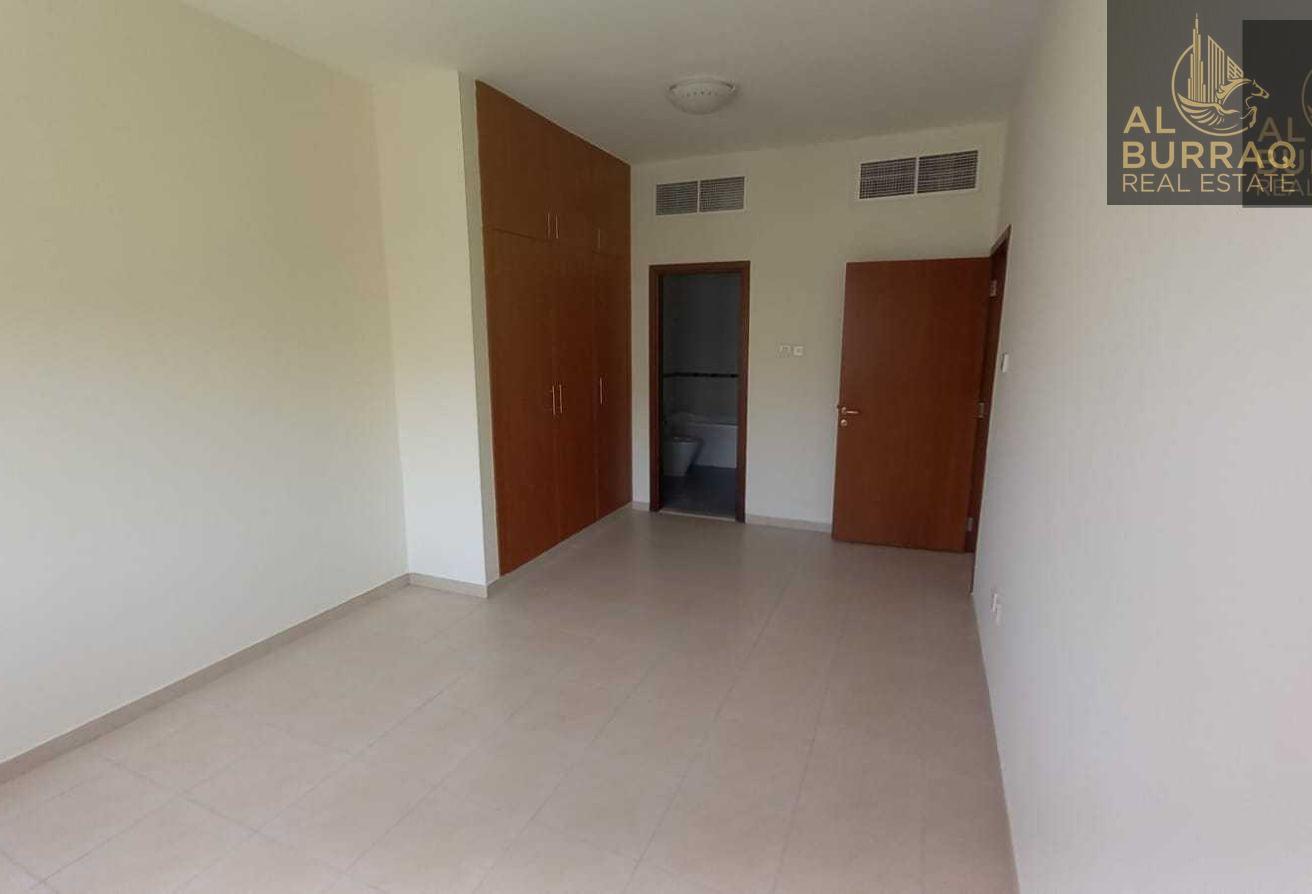 Spacious Corner Villa | Private & Prime Location photo 17