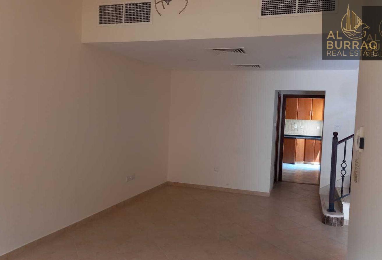 Spacious Corner Villa | Private & Prime Location photo 10