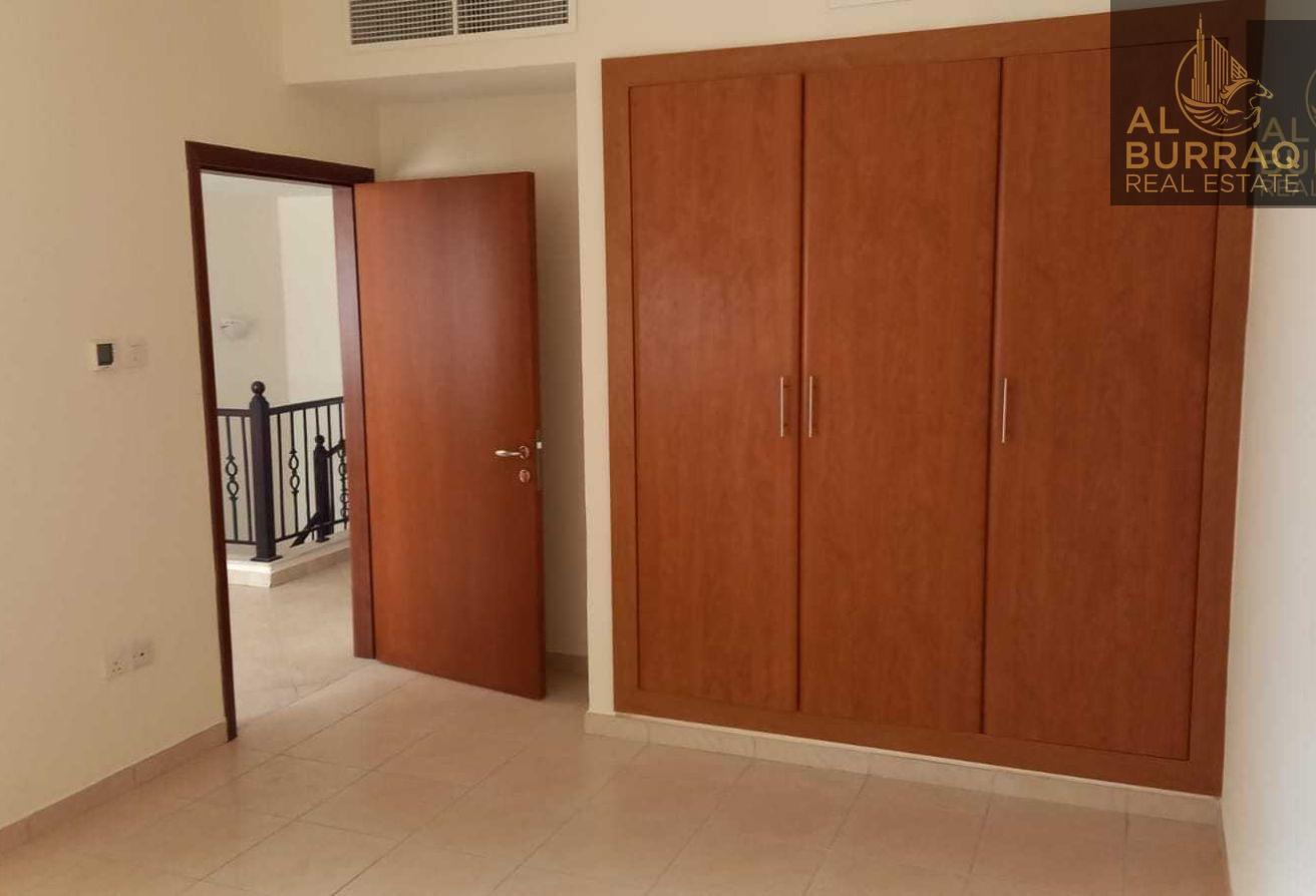 Spacious Corner Villa | Private & Prime Location photo 2