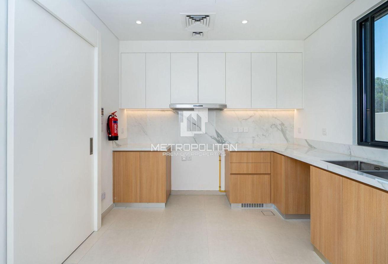 Close to Pool and Park | Single Row | Corner Unit photo 5