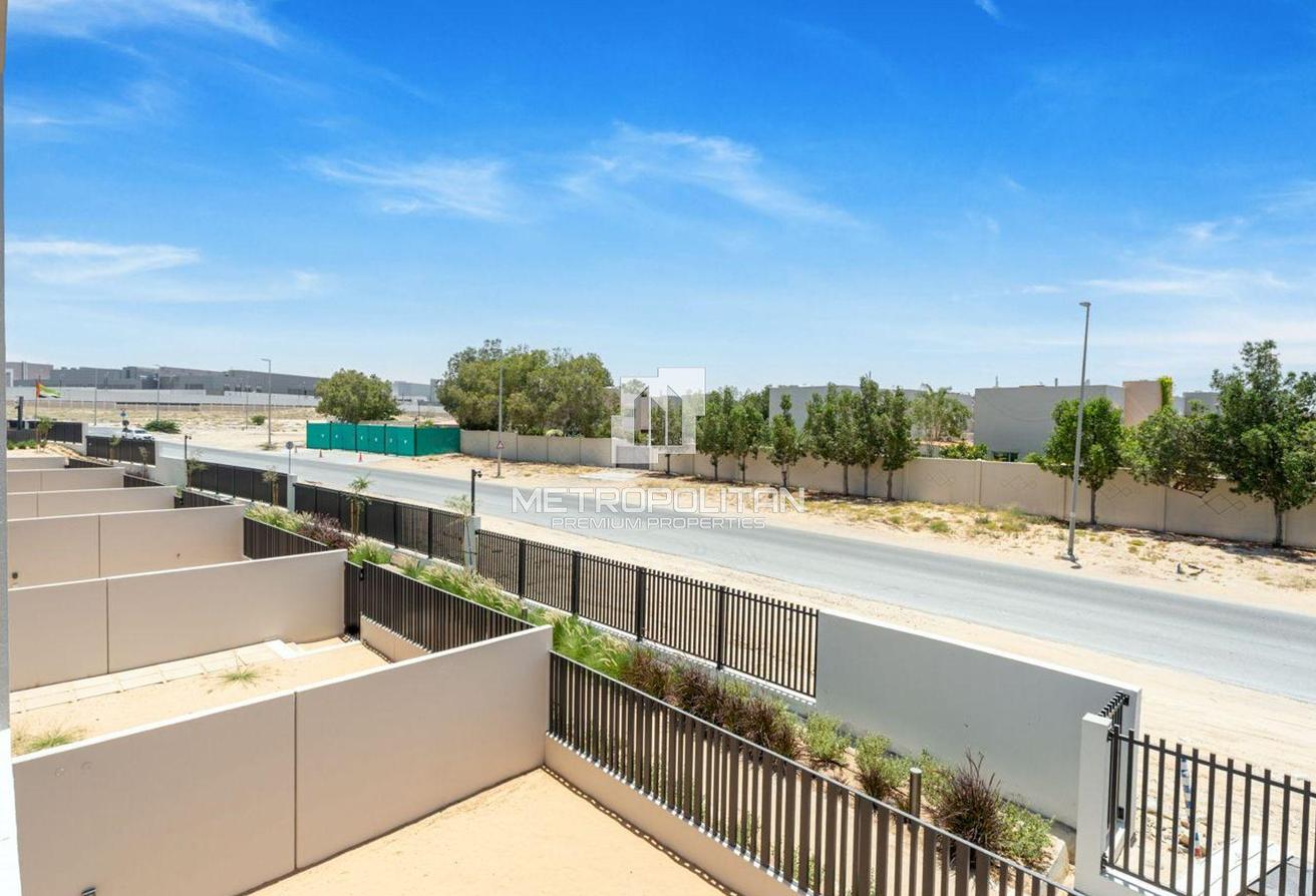 Close to Pool and Park | Single Row | Corner Unit photo 11