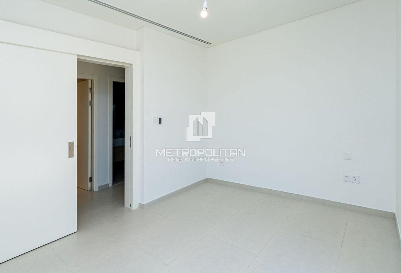 Close to Pool and Park | Single Row | Corner Unit photo 10