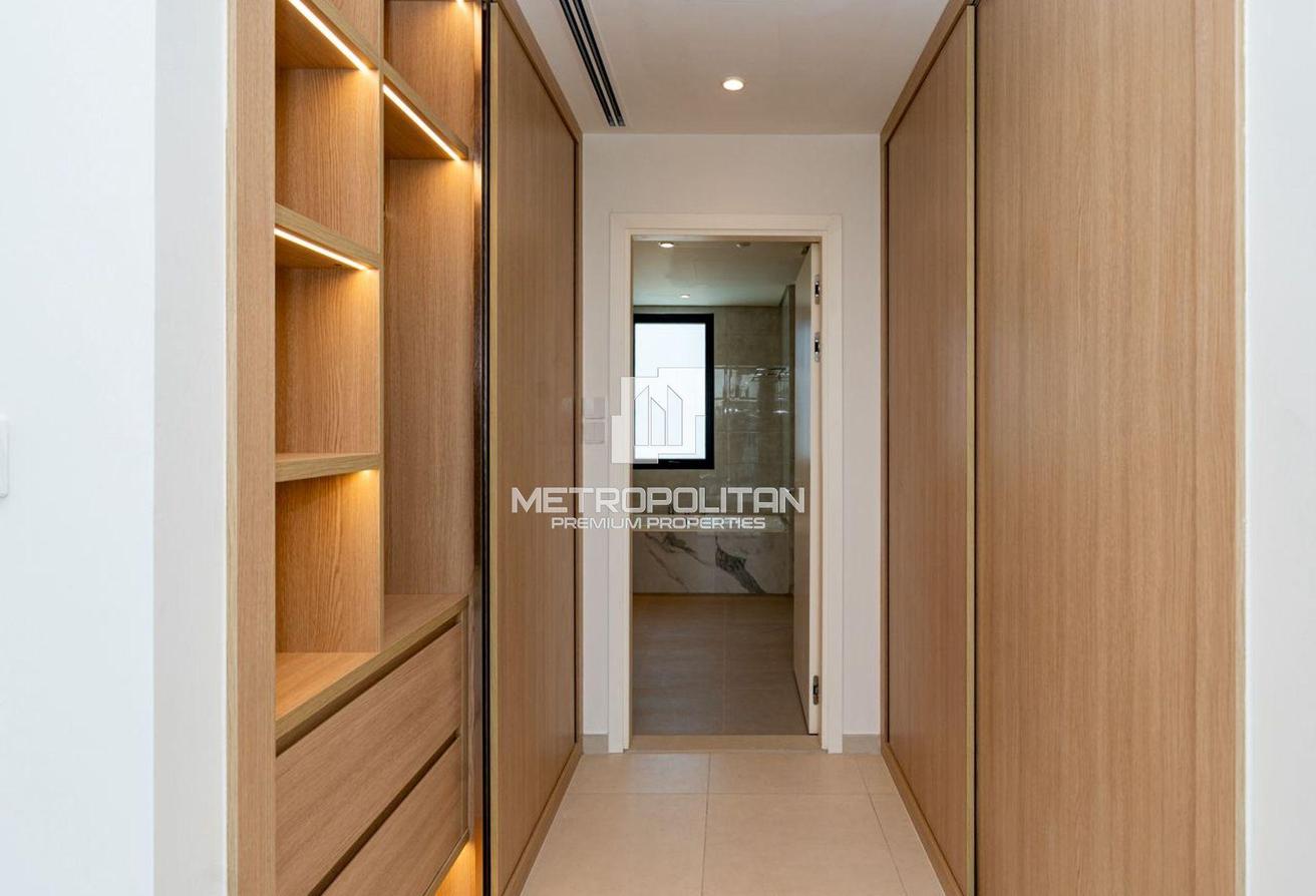 Close to Pool and Park | Single Row | Corner Unit photo 6