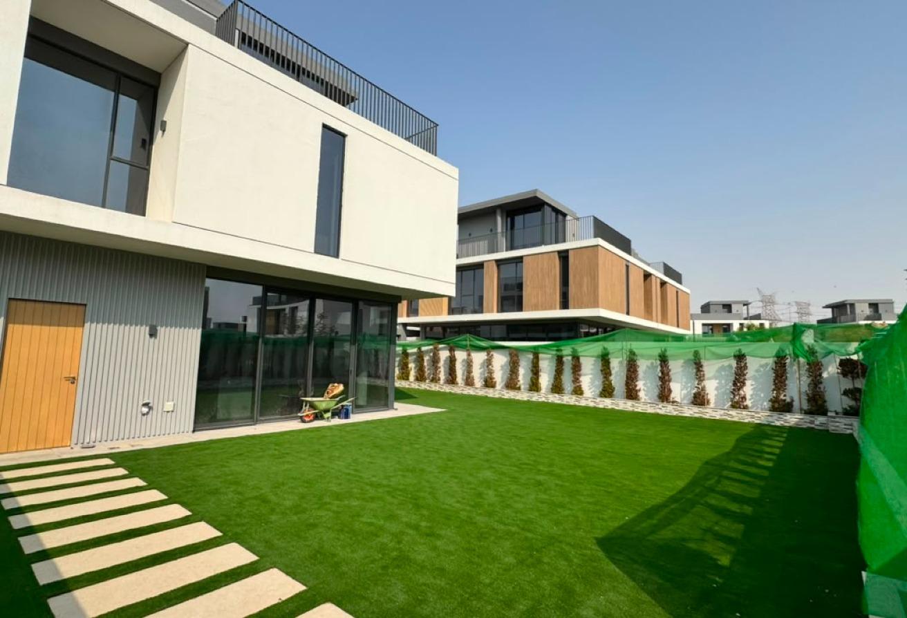 Landscaped and Spacious | Close to Pool | Vacant photo 28