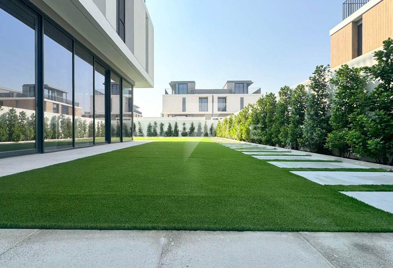 Landscaped and Spacious | Close to Pool | Vacant photo 26