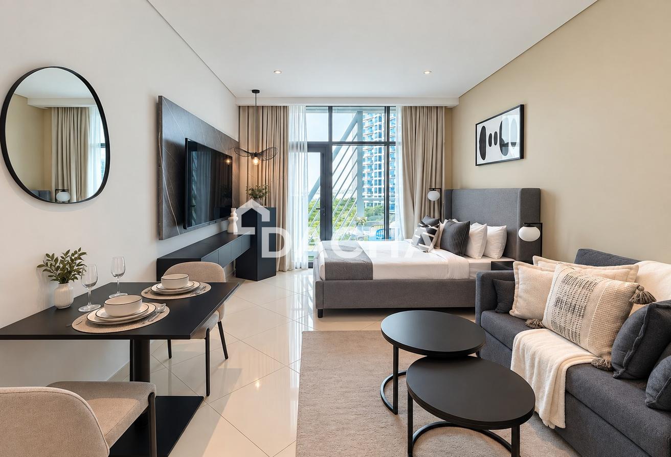Sea View | Vacant | Upgraded Furniture photo 3