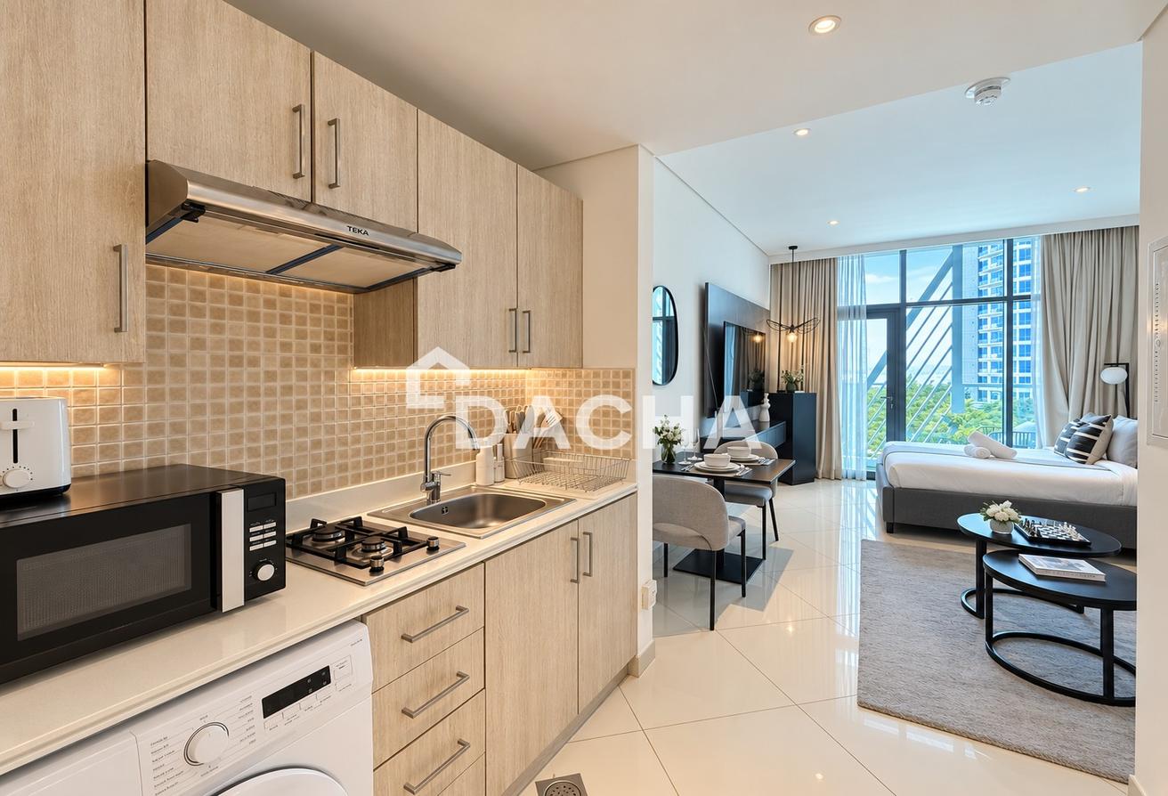 Sea View | Vacant | Upgraded Furniture photo 2