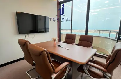 مركز أعمال - استوديو - 5 حمامات للايجار في بناية دار السلام - شارع الكورنيش - أبوظبي