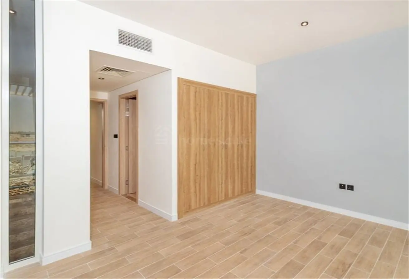 165059704 - Property Main Image