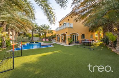 Villa - 5 - 6 for sale in District 2 - Jumeirah Park - Dubai