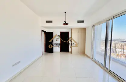 شقة - 2 غرف نوم - 2 حمامات للايجار في مبني آي دي بلو - المدينة العالمية المرحلة 2 - 4 الورسان - الورسان - دبي