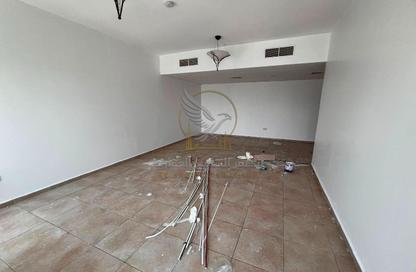 Apartment - 3 Bedrooms - 4 Bathrooms for rent in Yasmeen Tower - Al Majaz 2 - Al Majaz - Sharjah Apartment - 3 Bedrooms - 4 Bathrooms for rent in Yasmeen Tower - Al Majaz 2 - Al Majaz - Sharjah