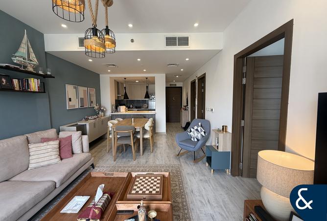 Furnished | Modern | Premium Building photo 3