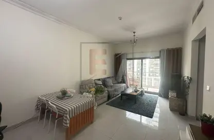 شقة - غرفة نوم - 2 حمامات للبيع في جي 24 - منطقة 11 - قرية جميرا الدائرية - دبي