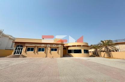 Villa - 4 Bedrooms - 5 Bathrooms for rent in Al Twar 3 - Al Twar - Dubai