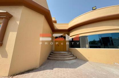 Villa - 4 Bedrooms - 5 Bathrooms for rent in Al Twar 3 - Al Twar - Dubai