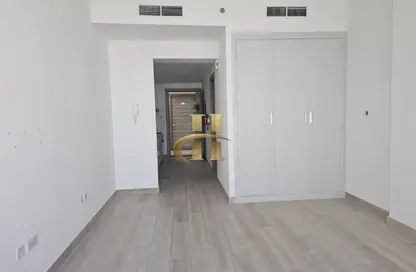 شقة - 1 حمام للايجار في بلوم تاورز سي - ابراج بلووم - الضاحية 10 - قرية جميرا الدائرية - دبي