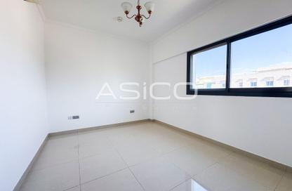 Apartment - 2 Bedrooms - 1 Bathroom for rent in Sultan Residences - Al Muraqqabat - Deira - Dubai
