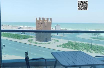 شقة - غرفة نوم - 2 حمامات للبيع في مساكن كورنيش عجمان - طريق كورنيش عجمان - عجمان