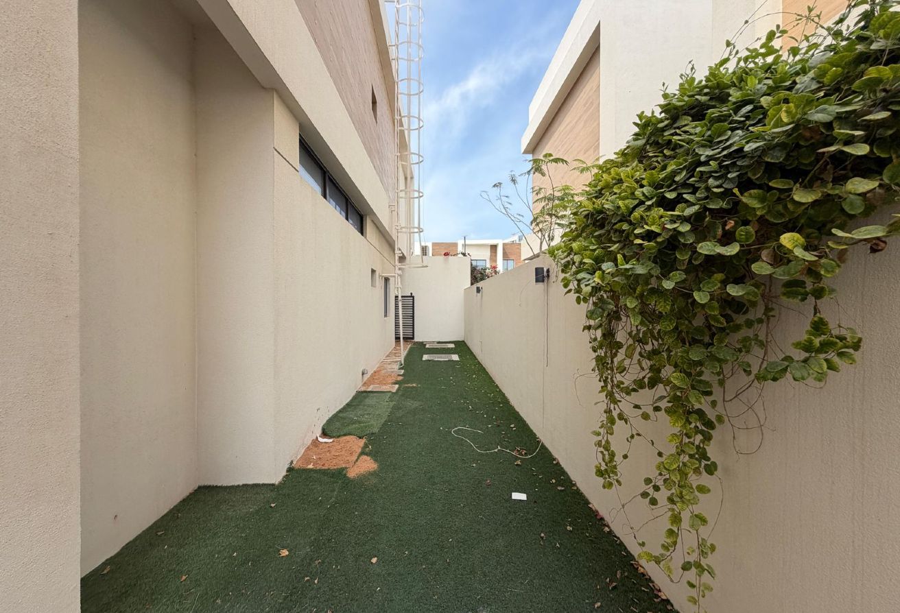 Marbella 5BR Villa | Spacious | Prime Location