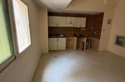 Apartment - Studio - 1 Bathroom for rent in Al Khan - Sharjah Apartment - Studio - 1 Bathroom for rent in Al Khan - Sharjah