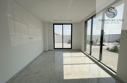 Villa - 5 - 7 for rent in Wadi Alshabak - Dubai