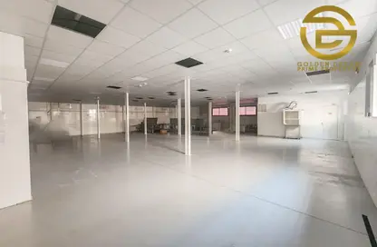 Warehouse - Studio - 4 Bathrooms for rent in Al Qusais - Dubai