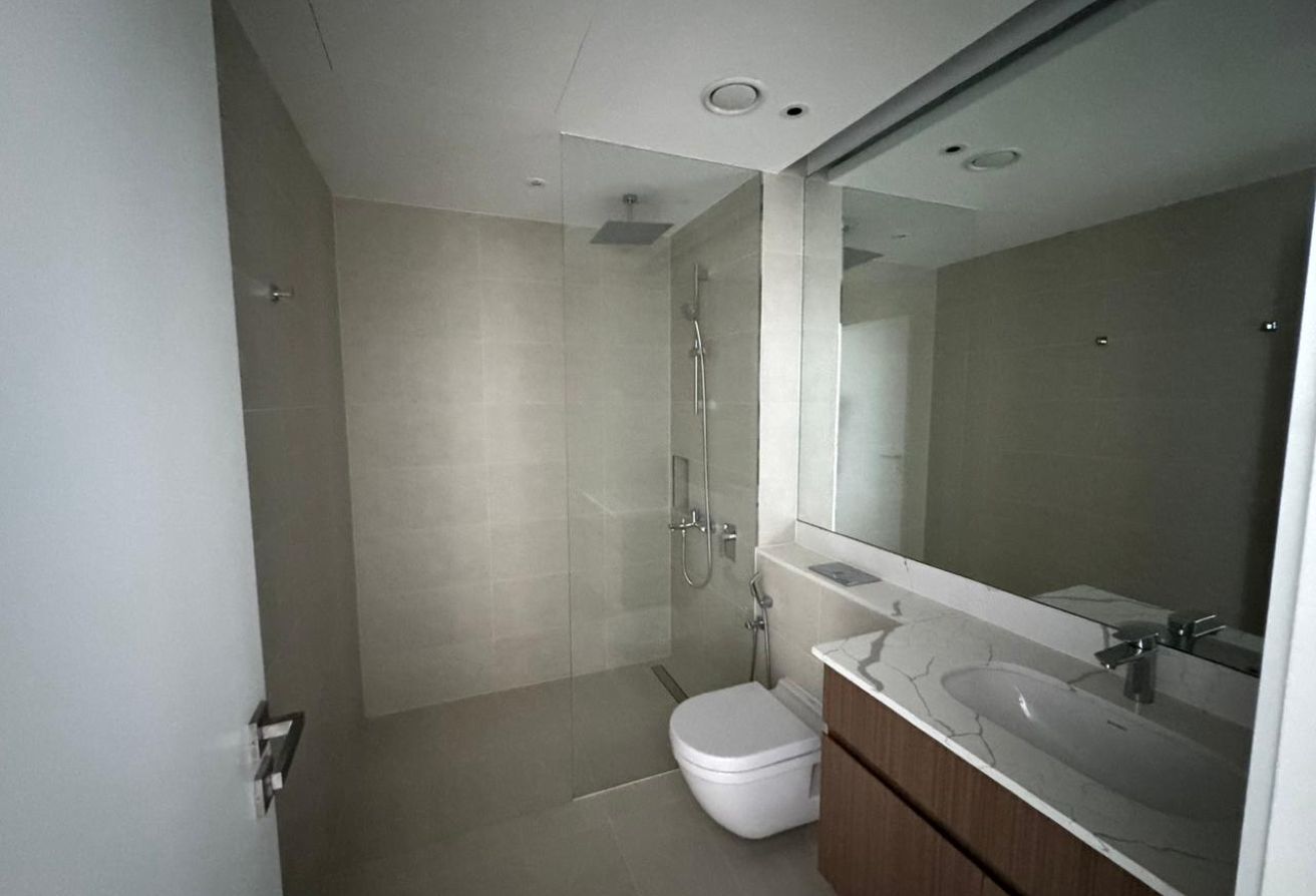 2 bedroom apartment in La Sirene Building 5, Jumeirah: 9