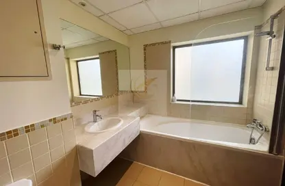 Apartment - 2 Bedrooms - 3 Bathrooms for rent in Bahar 4 - Bahar - Jumeirah Beach Residence - Dubai