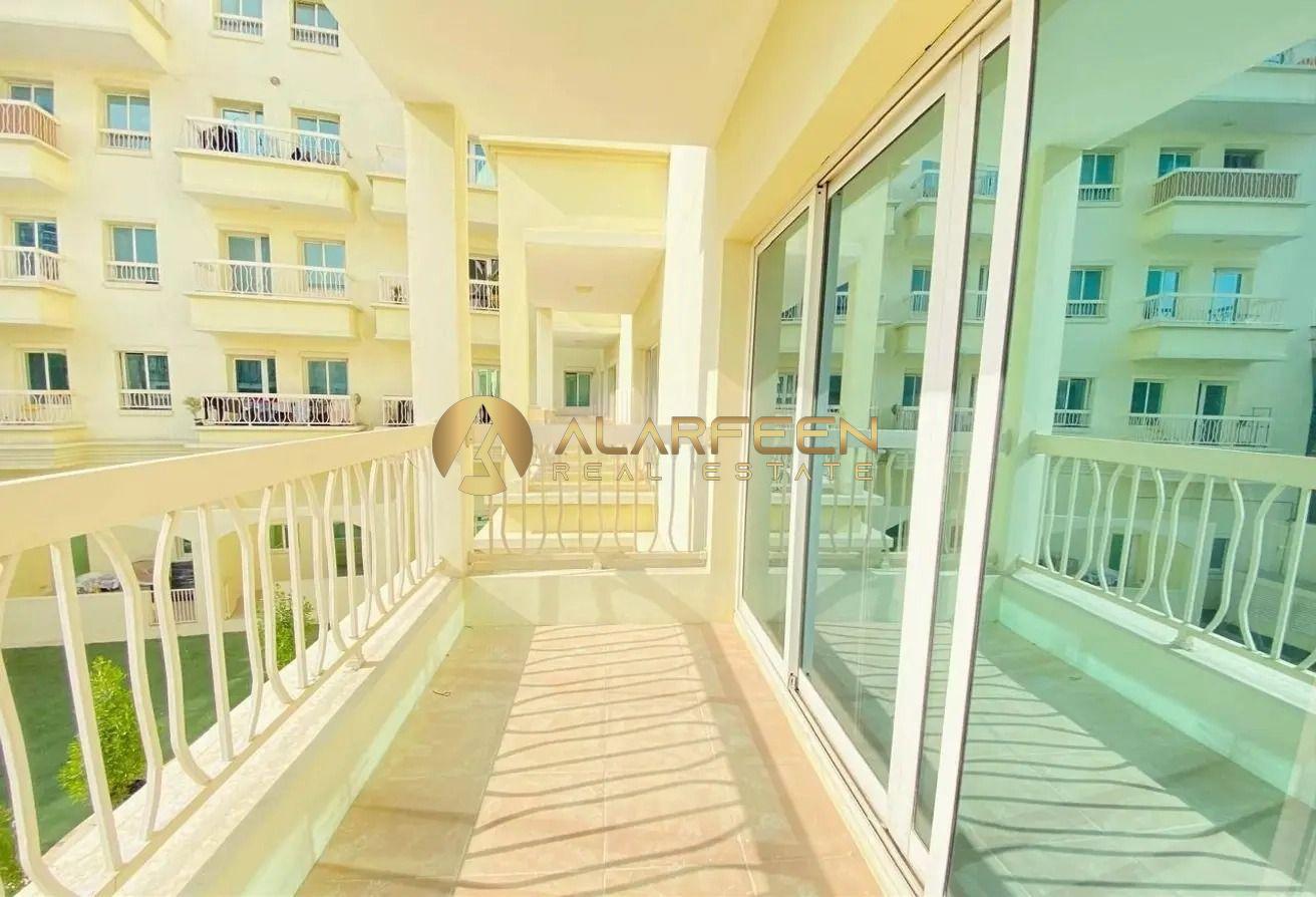 Bright 1BR Apartment | Pacific Edmonton | Balcony photo 5