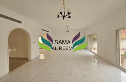 Villa - 5 Bedrooms - 4 Bathrooms for rent in Umm Suqeim 2 Villas - Umm Suqeim 2 - Umm Suqeim - Dubai Villa - 5 Bedrooms - 4 Bathrooms for rent in Umm Suqeim 2 Villas - Umm Suqeim 2 - Umm Suqeim - Dubai