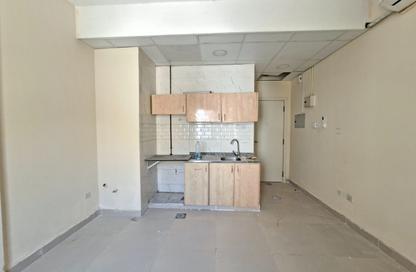 Apartment - Studio - 1 for rent in Fire Station Road - Muwaileh - Sharjah