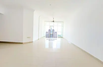 شقة - 2 غرف نوم - 3 حمامات للايجار في الممزر بلازا - شارع التعاون - التعاون - الشارقة