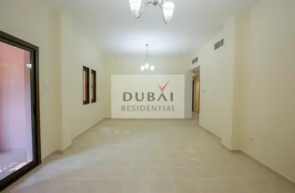 Apartment - 2 Bedrooms - 2 Bathrooms for rent in The Gardens Buildings - The Gardens - Dubai