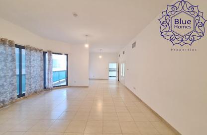 Apartment - 3 Bedrooms - 4 Bathrooms for rent in SG Al Majaz Building - Al Majaz - Sharjah